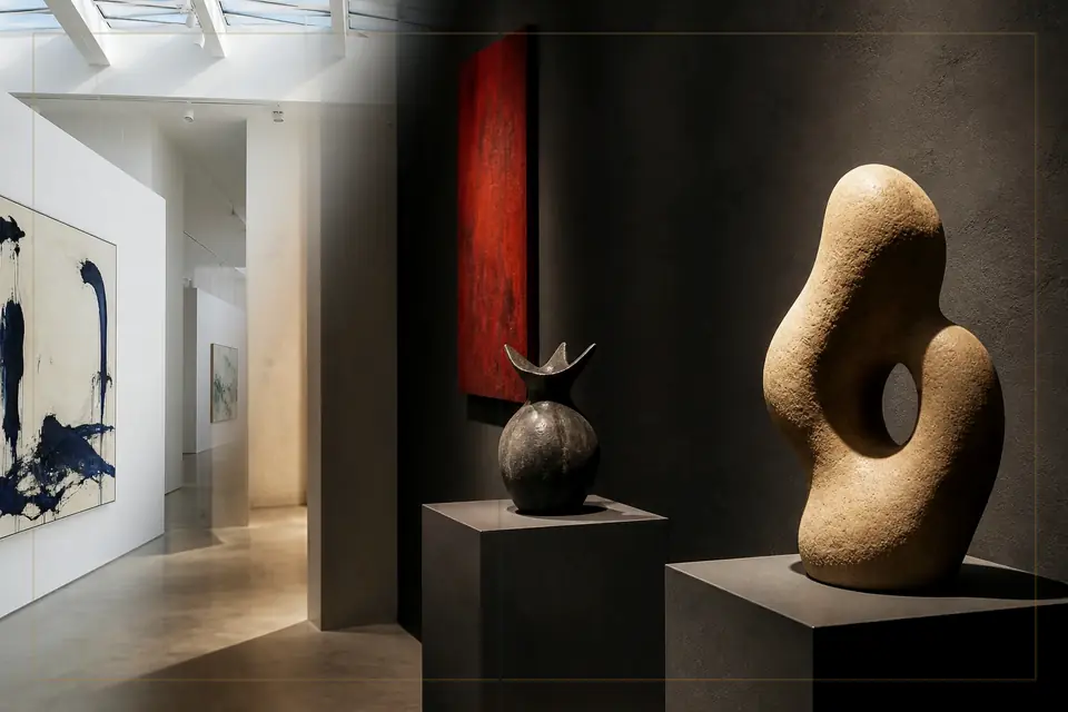 Composition éditoriale consacrée aux arts visuels pour le guide de Mitsubishi Ichigokan Museum