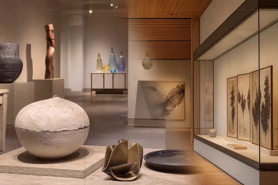 Composition éditoriale consacrée aux arts visuels pour le guide de Renwick Gallery