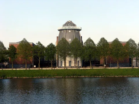 Photographie d’archive associée à Bonnefanten Museum