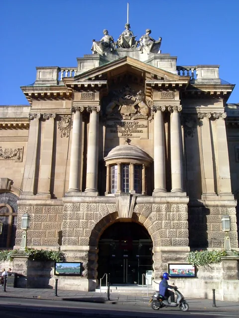 Photographie d’archive associée à Bristol City Museum & Art Gallery