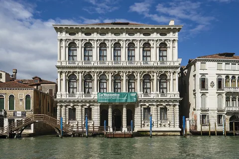 Photographie d’archive associée à Ca' Rezzonico