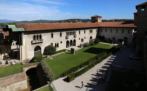 Photographie d’archive associée à Castelvecchio Museum