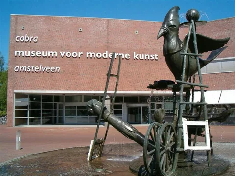 Photographie d’archive associée à Cobra Museum