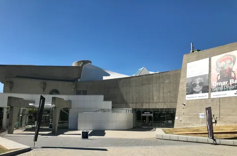 Photographie d’archive associée à Contemporary Calgary
