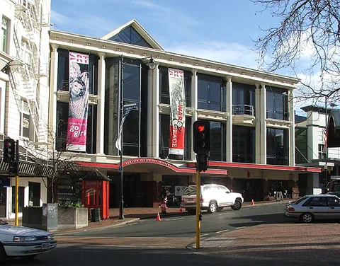 Photographie d’archive associée à Dunedin Public Art Gallery