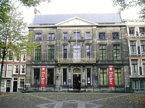 Photographie d’archive associée à Escher Museum