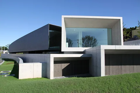 Photographie d’archive associée à Hoki Museum