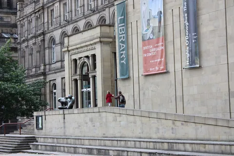 Photographie d’archive associée à Leeds Art Gallery