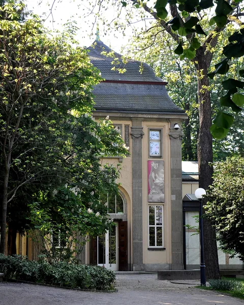Photographie d’archive associée à Liebieghaus