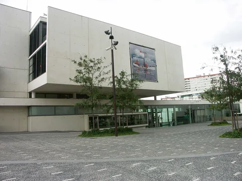 Photographie d’archive associée à MAC VAL