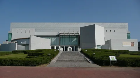 Photographie d’archive associée à Miyazaki Prefectural Art Museum