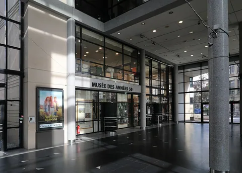 Photographie d’archive associée à Musée des Années Trente