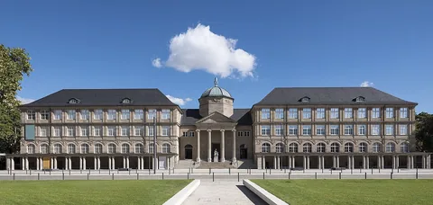 Photographie d’archive associée à Museum Wiesbaden