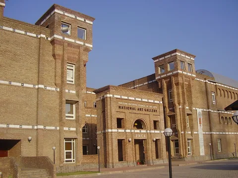 Photographie d’archive associée à National Art Gallery, Pakistan