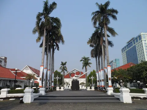 Photographie d’archive associée à National Gallery of Indonesia