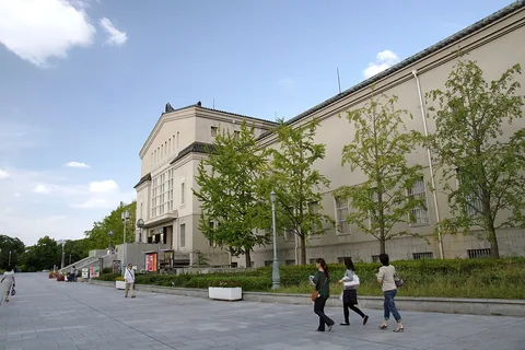 Photographie d’archive associée à Osaka City Museum of Fine Arts
