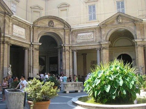 Photographie d’archive associée à Pio-Clementino museum