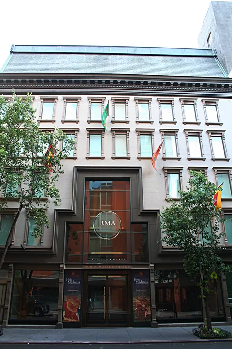 Photographie d’archive associée à Rubin Museum of Art