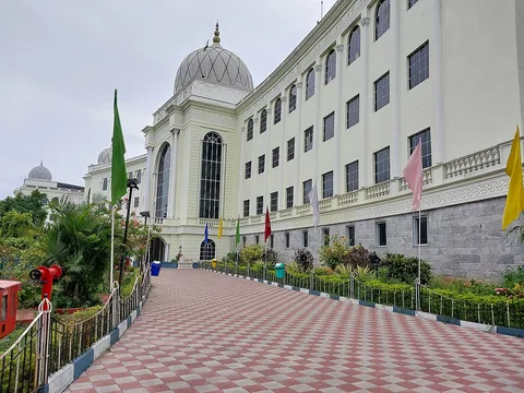 Photographie d’archive associée à Salar Jung Museum
