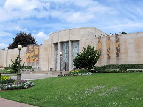 Photographie d’archive associée à Seattle Asian Art Museum