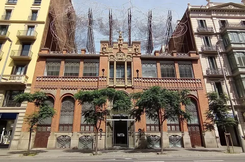 Photographie d’archive associée à Tàpies Museum
