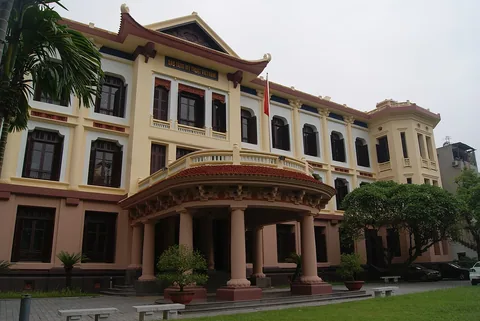 Photographie d’archive associée à Vietnam National Museum of Fine Arts