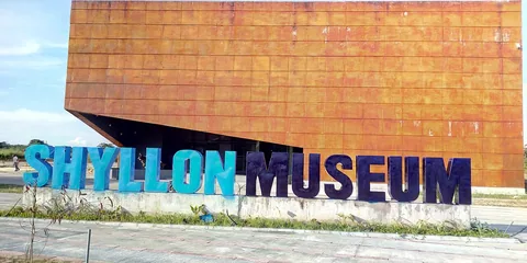 Photographie d’archive associée à Yemisi Shyllon Museum of Art
